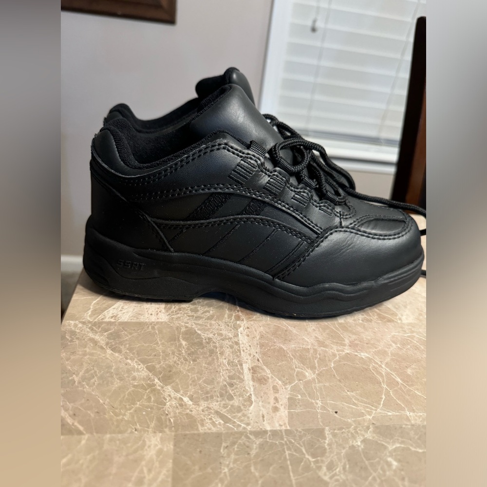 Red wing safety shoes
